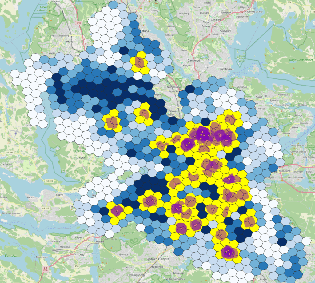 map of Stockholm: population hexagons overlapped by isochrone polygons